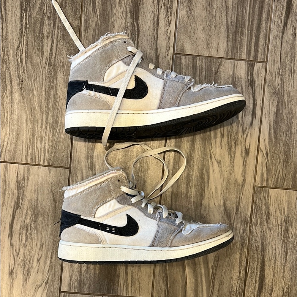 Nike High-Top Sneakers in Gray and Black